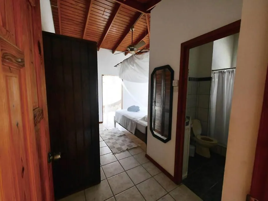 Villa Colibri Mon Repos 0*,